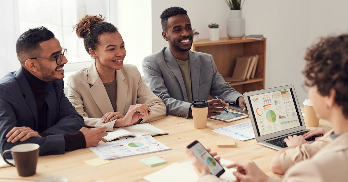découvrez l'univers du coworking : des espaces de travail collaboratifs flexibles, idéaux pour les indépendants, les startups et les entreprises en quête d'inspiration et de synergie. boostez votre créativité et développez votre réseau dans un environnement dynamique et stimulant.
